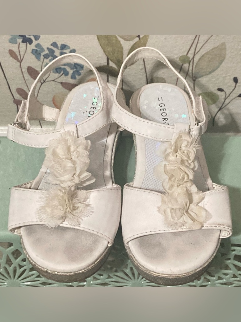 ❤️ (3/$15) Sz 11 George White Floral Strap Girls Sandals